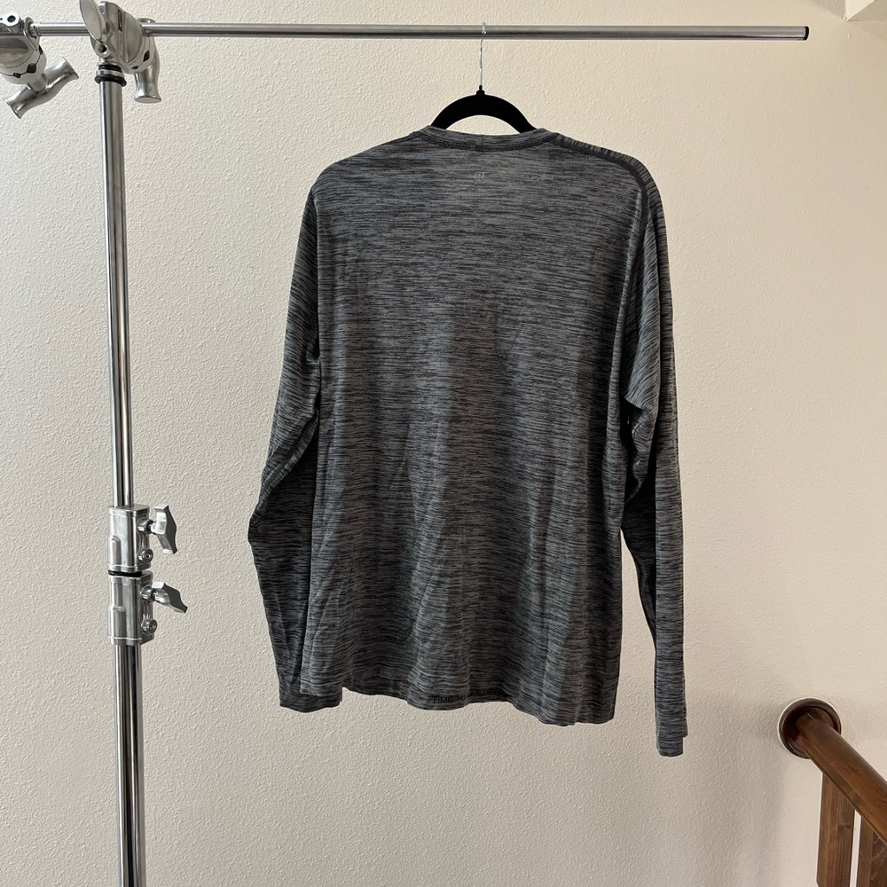 lululemon long sleeve athletic shirt
